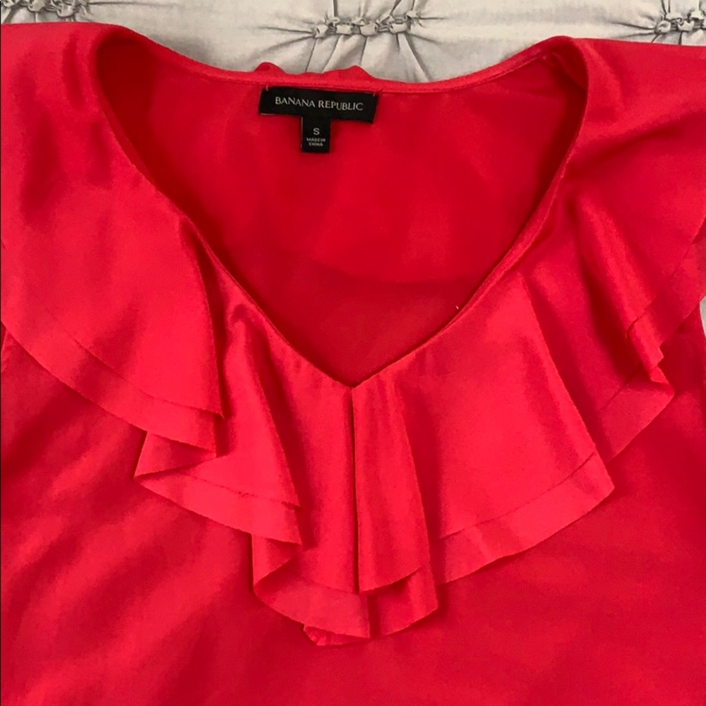 Banana republic neck ruffle size small shirt